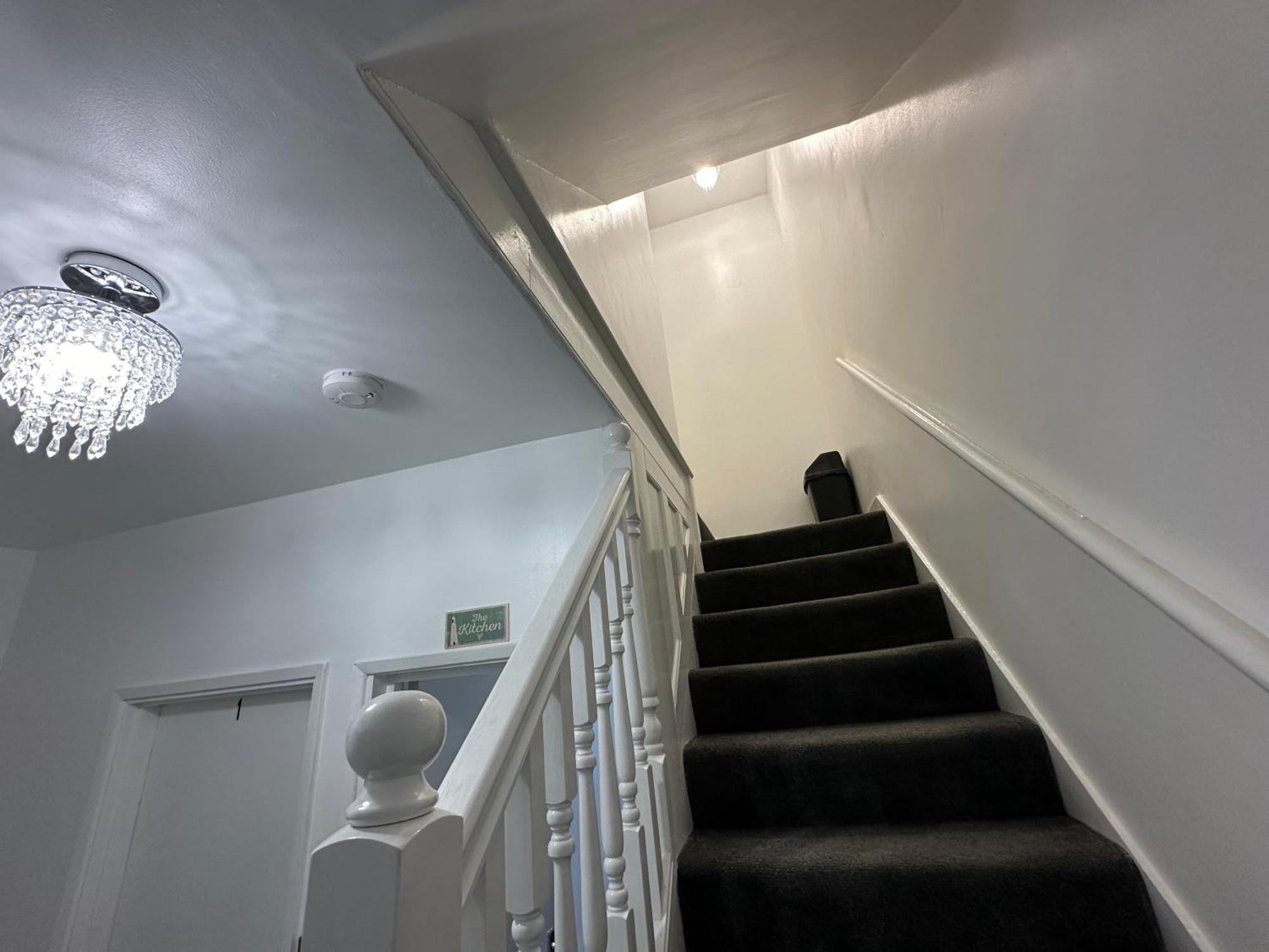 4Th Studio Flat With Private Own Bathroom A London Luxury Family Home Setup And Furnished With Double Bed Plus A Double Futon-Sofa Bed A Single Futon Bed A Baby Cot And Garden And Free Parking Екстериор снимка