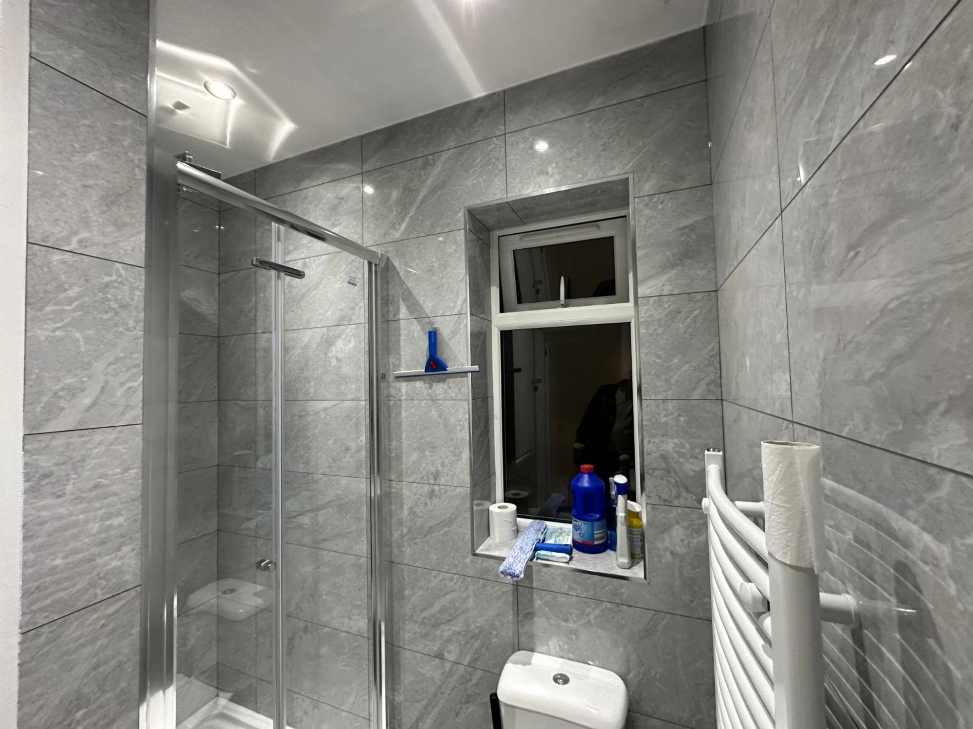 4Th Studio Flat With Private Own Bathroom A London Luxury Family Home Setup And Furnished With Double Bed Plus A Double Futon-Sofa Bed A Single Futon Bed A Baby Cot And Garden And Free Parking Екстериор снимка